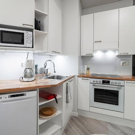 Cozy Roomy Studio Flat Next To Tram Stop @ Kallio Helsinki Exterior photo