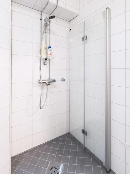 Cozy Roomy Studio Flat Next To Tram Stop @ Kallio Helsinki Exterior photo