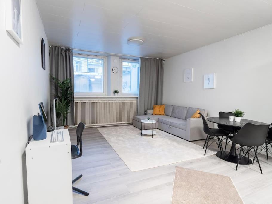 Cozy Roomy Studio Flat Next To Tram Stop @ Kallio Helsinki Exterior photo