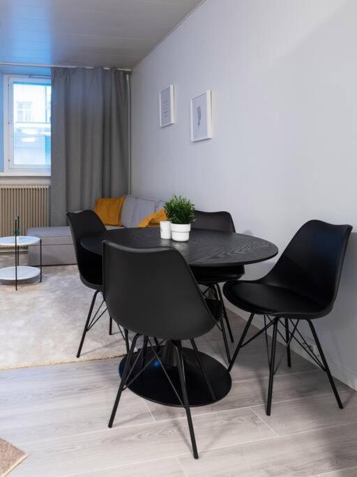 Cozy Roomy Studio Flat Next To Tram Stop @ Kallio Helsinki Exterior photo